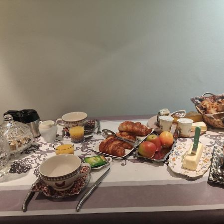 Colette Alain Maxime Bed & Breakfast Lapalisse Bagian luar foto
