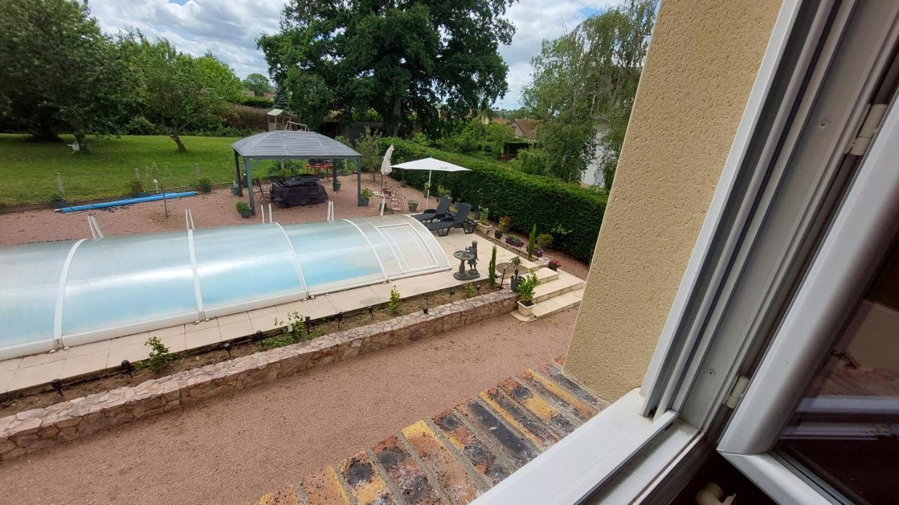 Colette Alain Maxime Bed & Breakfast Lapalisse Bagian luar foto