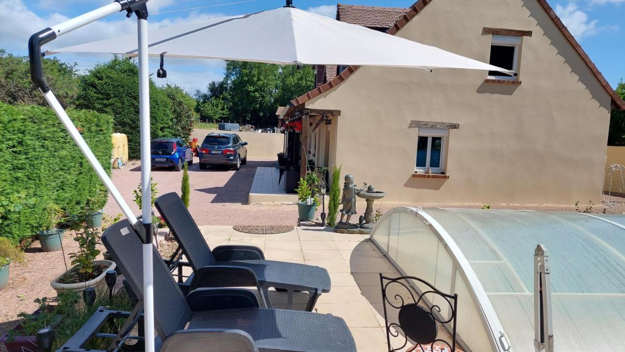 Colette Alain Maxime Bed & Breakfast Lapalisse Bagian luar foto