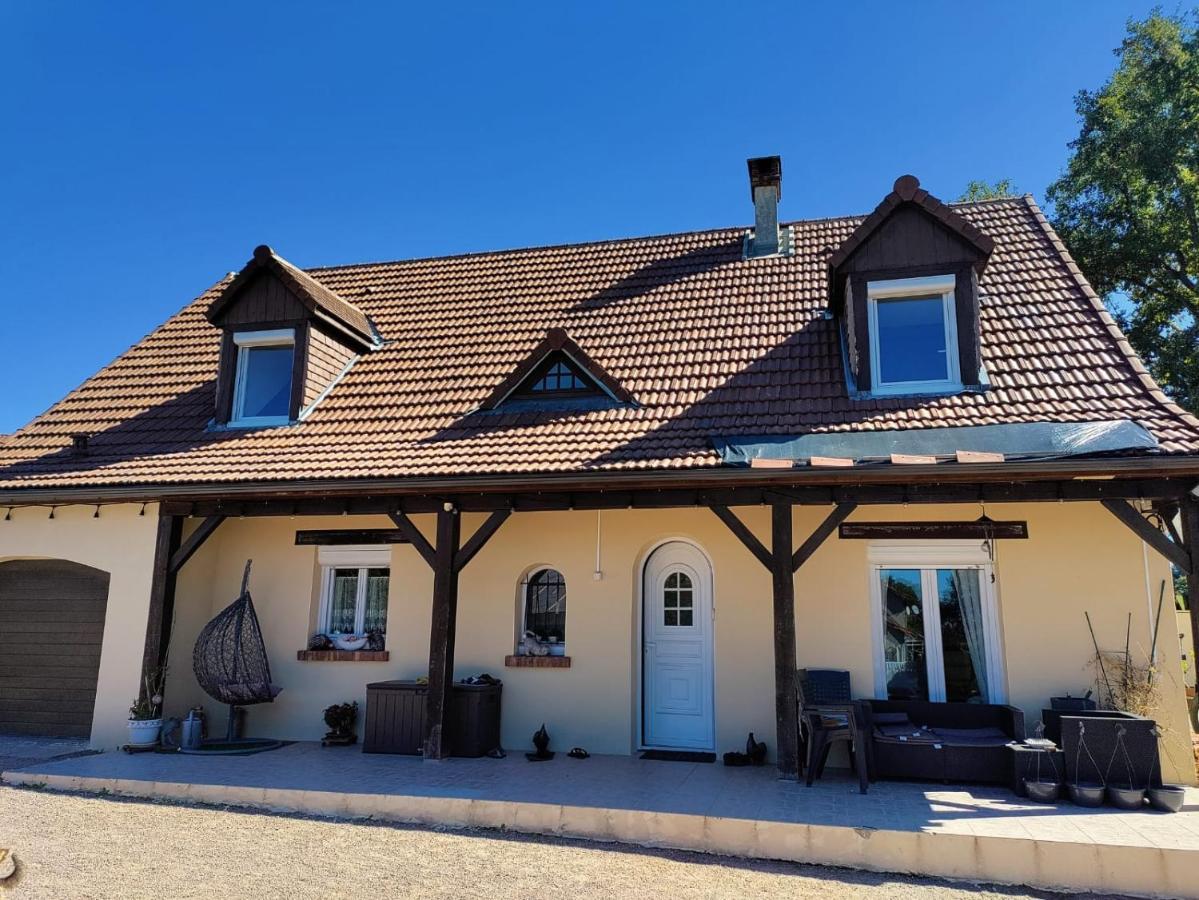 Colette Alain Maxime Bed & Breakfast Lapalisse Bagian luar foto