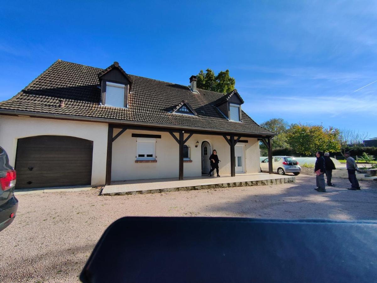 Colette Alain Maxime Bed & Breakfast Lapalisse Bagian luar foto