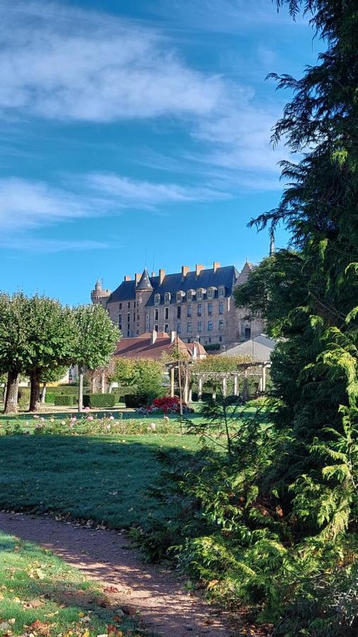 Colette Alain Maxime Bed & Breakfast Lapalisse Bagian luar foto
