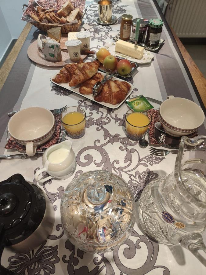 Colette Alain Maxime Bed & Breakfast Lapalisse Bagian luar foto