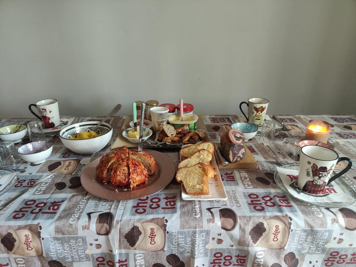 Colette Alain Maxime Bed & Breakfast Lapalisse Bagian luar foto